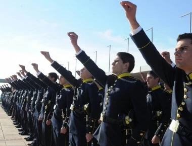 Το αλβανικό υπουργείο Άμυνας δίνει υποτροφίες για φοίτηση στις ελληνικές στρατιωτικές Σχολές